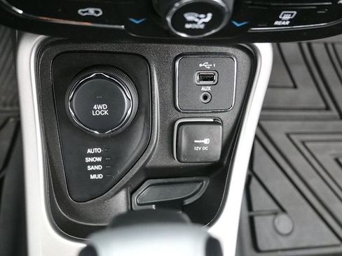 Used 2020 Jeep Compass Latitude w/ Cold Weather Group image 14