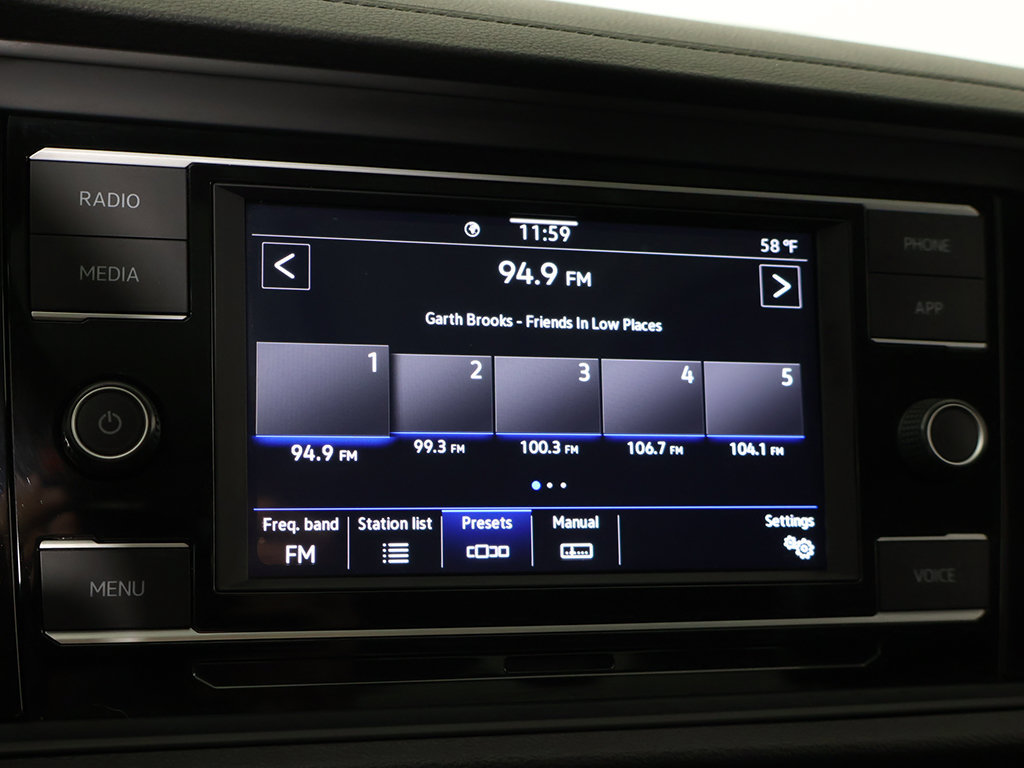 Used 2022 Volkswagen Jetta SE FWD image 45