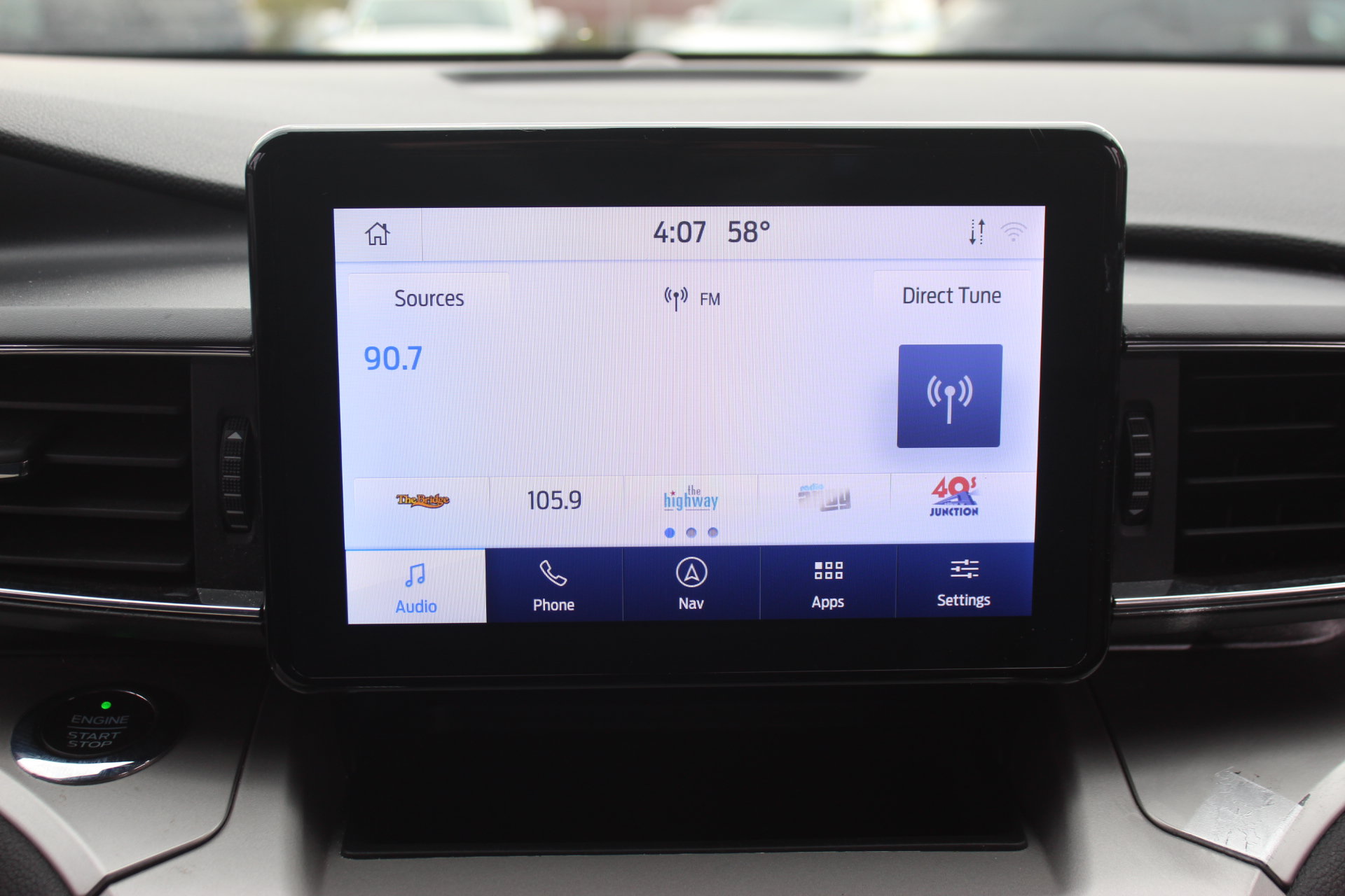Used 2021 Ford Explorer XLT w/ Equipment Group 202A AWD/4WD image 19