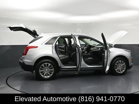 Used 2017 Cadillac XT5 Luxury w/ Driver Awareness Package FWD image 39