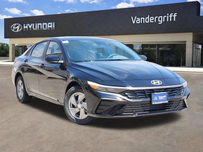 New 2026 Hyundai Elantra SE