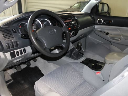 Used 2010 Toyota Tacoma PreRunner RWD image 16