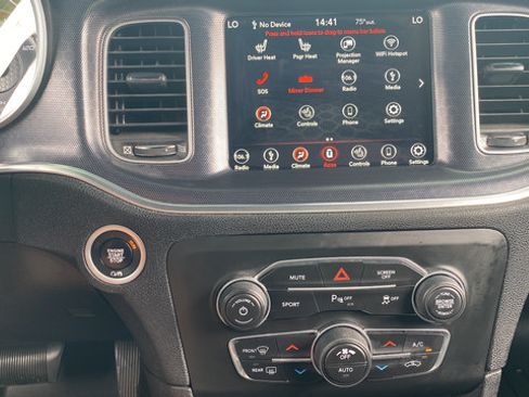 Used 2018 Dodge Charger R/T RWD image 15