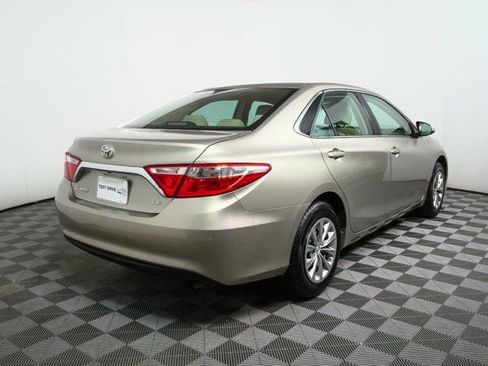 Used 2017 Toyota Camry LE image 3