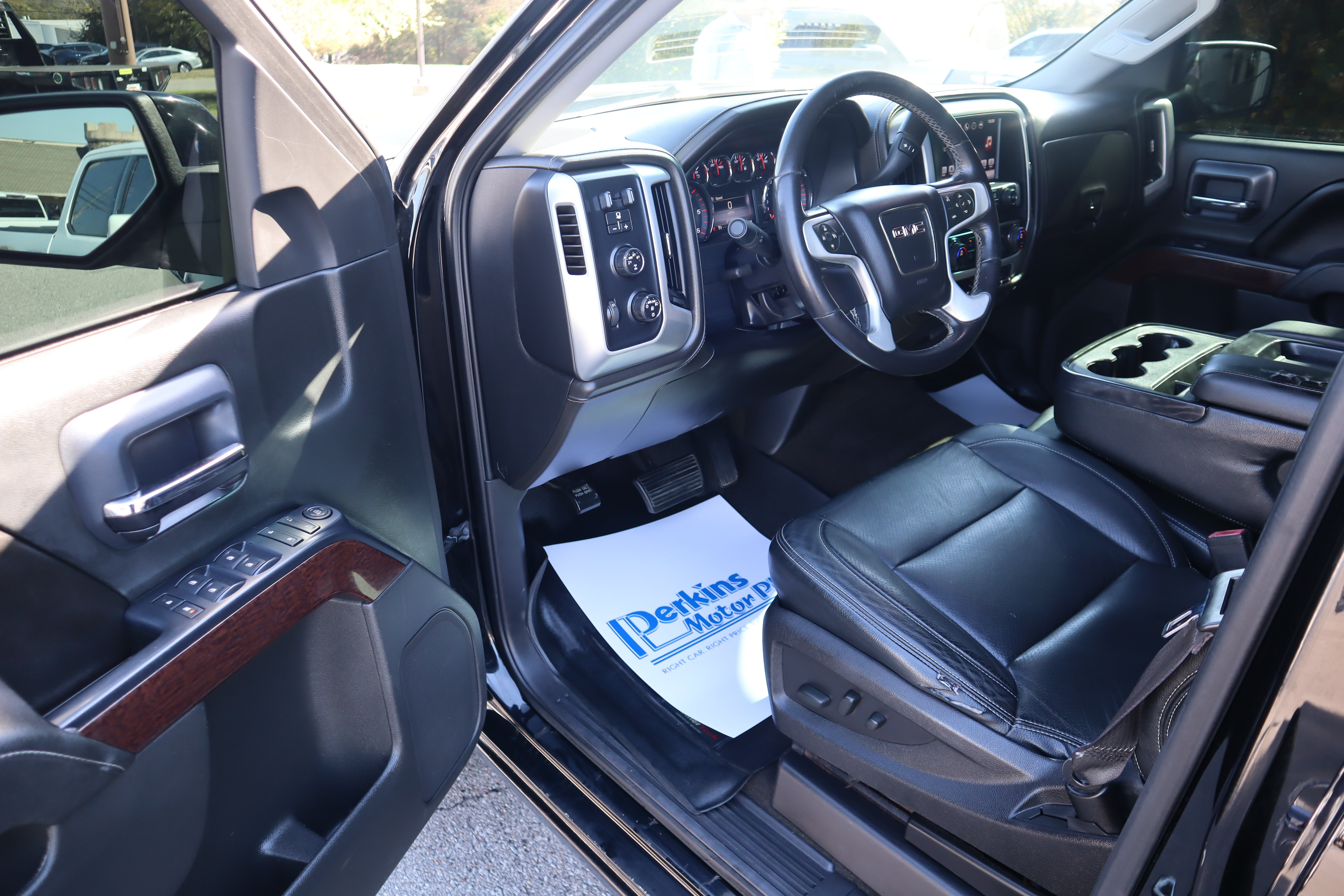 Used 2016 GMC Sierra 1500 SLE w/ SLE Value Package AWD/4WD image 3