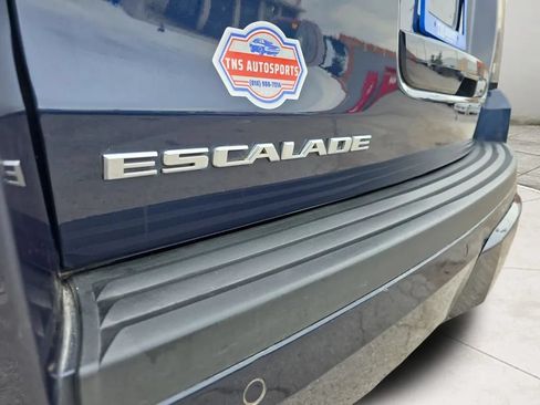 Used 2020 Cadillac Escalade Luxury AWD/4WD image 16