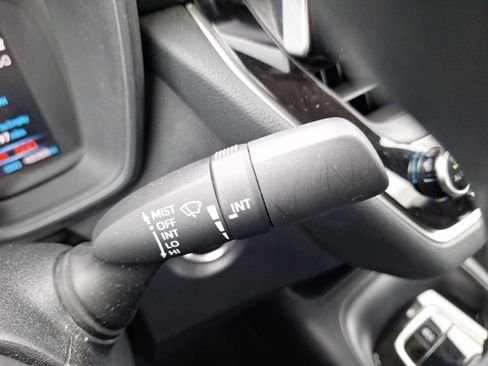 Used 2020 Toyota Corolla LE image 24