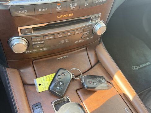 Used 2010 Lexus LS 460 image 34