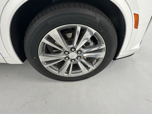 Used 2022 Cadillac XT6 Premium Luxury image 9