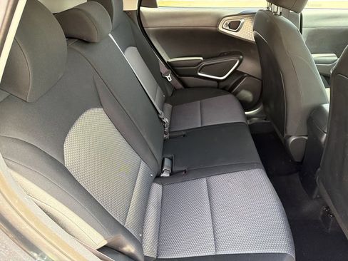 Used 2025 Kia Soul LX w/ LX Technology Package FWD image 15