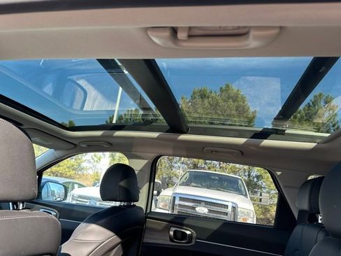 Used 2023 Kia Sorento X-Line EX image 17