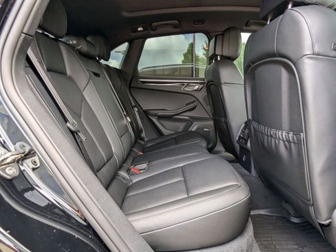 Certified 2025 Porsche Macan image 24