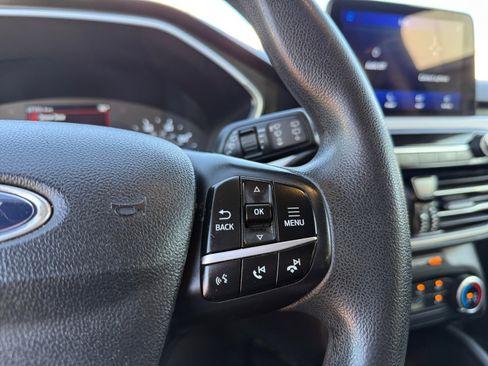 Used 2022 Ford Escape SE FWD image 16