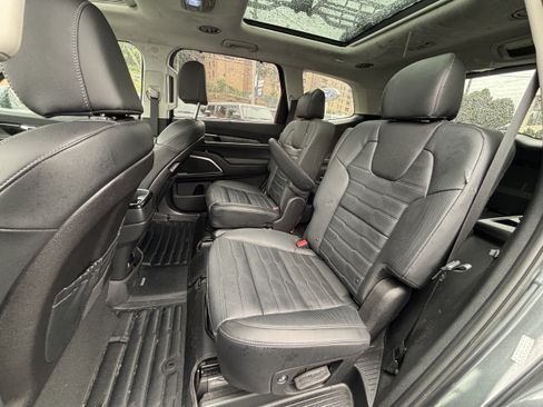 Used 2024 Kia Telluride SX Prestige AWD/4WD image 32