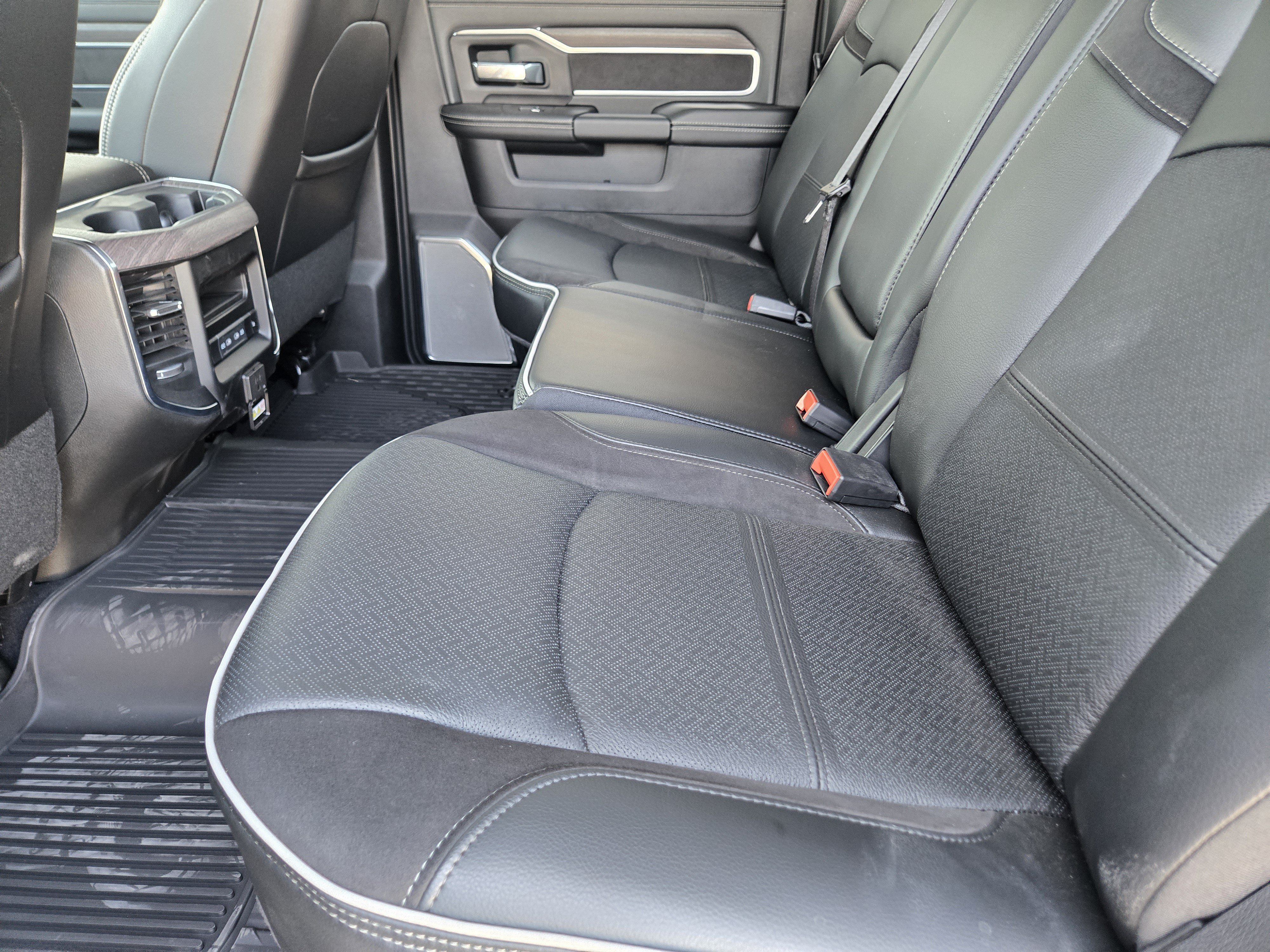 New 2026 RAM 3500 Laramie AWD/4WD image 21