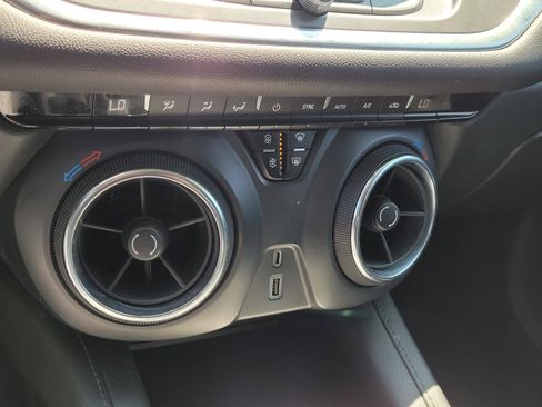 Used 2020 Chevrolet Blazer LT FWD image 15