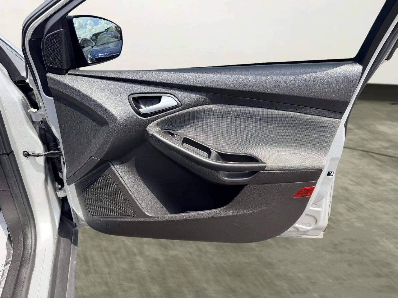 Used 2014 Ford Focus SE FWD image 26