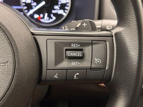 Used 2024 Nissan Rogue S AWD/4WD image 11