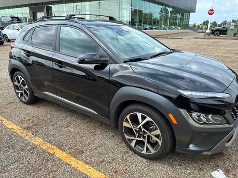 Used 2023 Hyundai Kona Limited AWD/4WD image 4