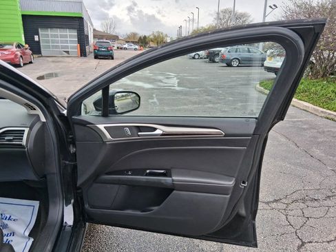 Used 2013 Ford Fusion SE image 10