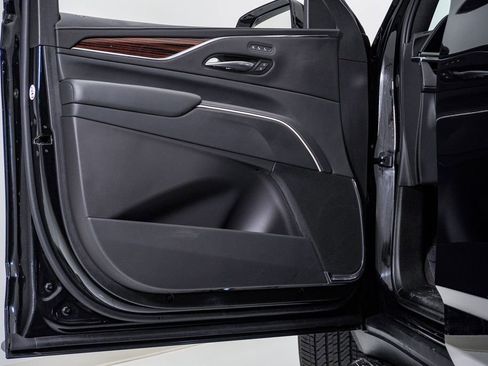 Used 2024 Cadillac Escalade Premium Luxury w/ Performance Package image 33