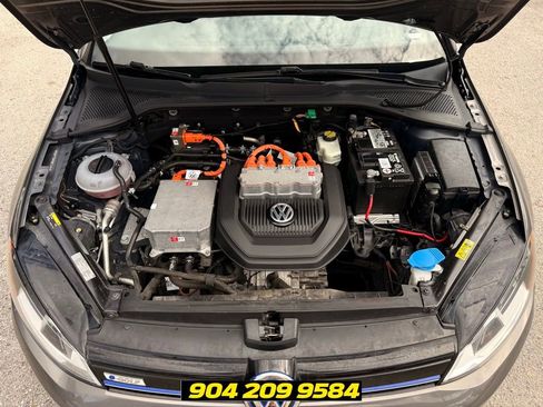 Used 2016 Volkswagen e-Golf SE FWD image 36