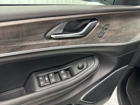 New 2026 Jeep Grand Cherokee L Limited AWD/4WD image 24