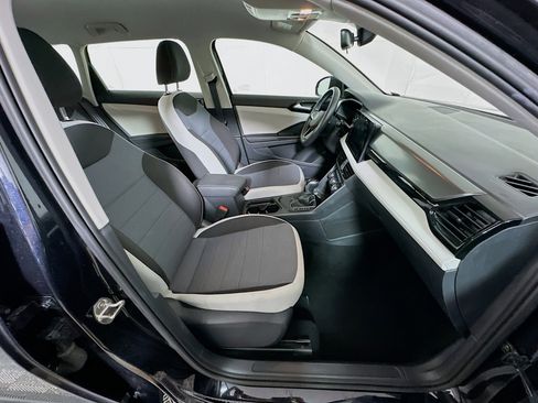 Used 2025 Volkswagen Taos S image 30