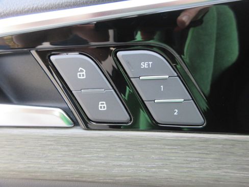 Used 2023 Audi A4 2.0T Premium AWD/4WD image 30