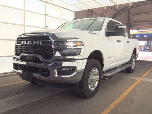 Used 2026 RAM 2500 Big Horn AWD/4WD image 4