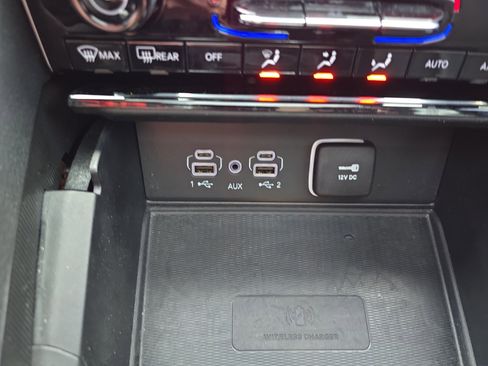 Used 2024 Jeep Grand Cherokee Limited w/ Luxury Tech Group II image 25