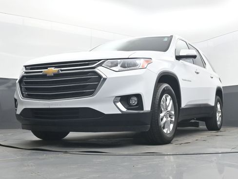 Used 2020 Chevrolet Traverse LT image 25