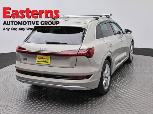 Used 2019 Audi e-tron Prestige w/ Prestige Package AWD/4WD image 5