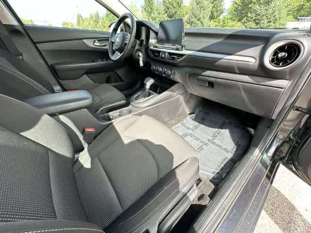 Used 2021 Kia Forte LXS FWD image 18