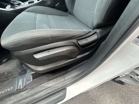 Used 2018 Kia Sorento FWD image 13