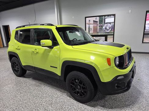Used 2018 Jeep Renegade Altitude AWD/4WD image 6