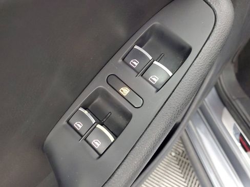 Used 2017 Volkswagen Jetta GLI image 29