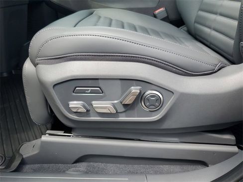 New 2026 Kia EV9 Land image 18