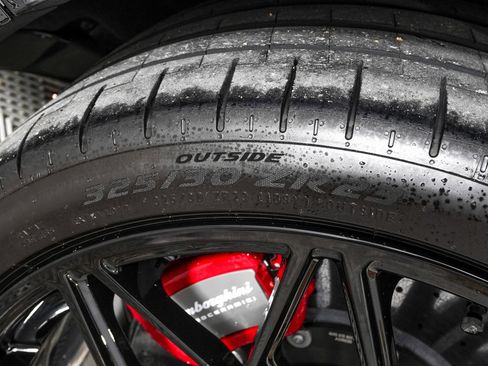 Used 2025 Lamborghini Urus SE image 34