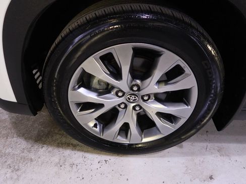 Used 2024 Toyota Grand Highlander FWD image 10