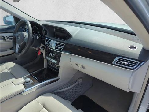Used 2014 Mercedes-Benz E 350 Sedan image 28