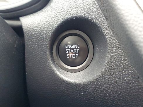 Used 2024 Toyota Corolla Cross LE image 31