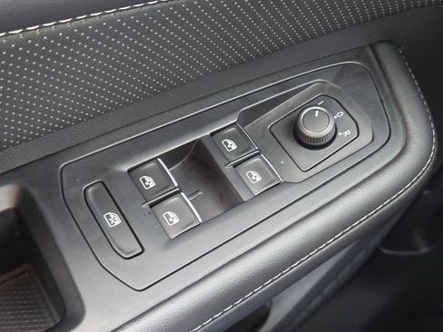 Used 2024 Volkswagen Atlas Cross Sport SEL R-Line image 32