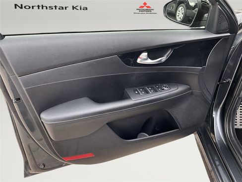 Used 2022 Kia Forte GT-Line FWD image 7