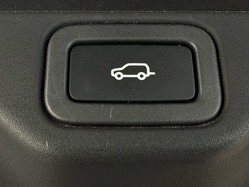 Used 2017 Land Rover Range Rover Supercharged AWD/4WD image 37
