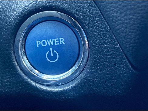 Used 2022 Toyota RAV4 XLE image 32