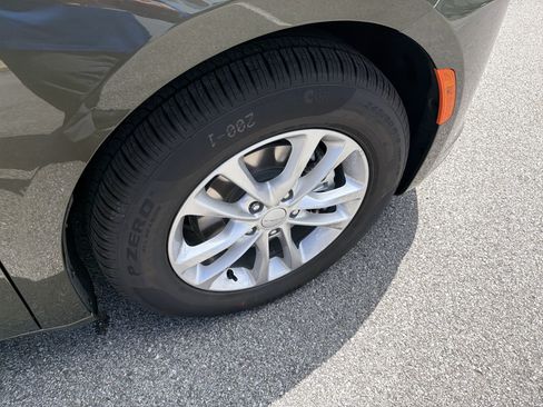 New 2027 Chrysler Pacifica Select FWD image 29