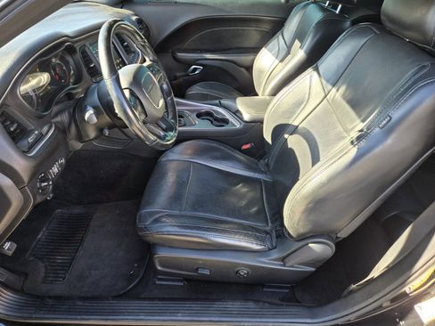 Used 2018 Dodge Challenger SXT Plus image 7