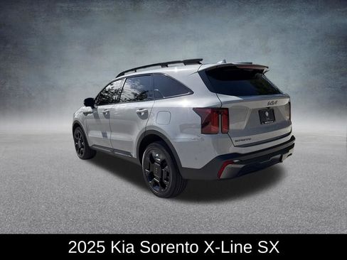 Used 2025 Kia Sorento SX image 3