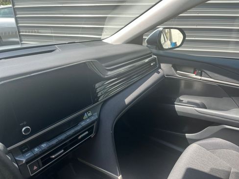 Used 2025 Toyota Camry LE image 30